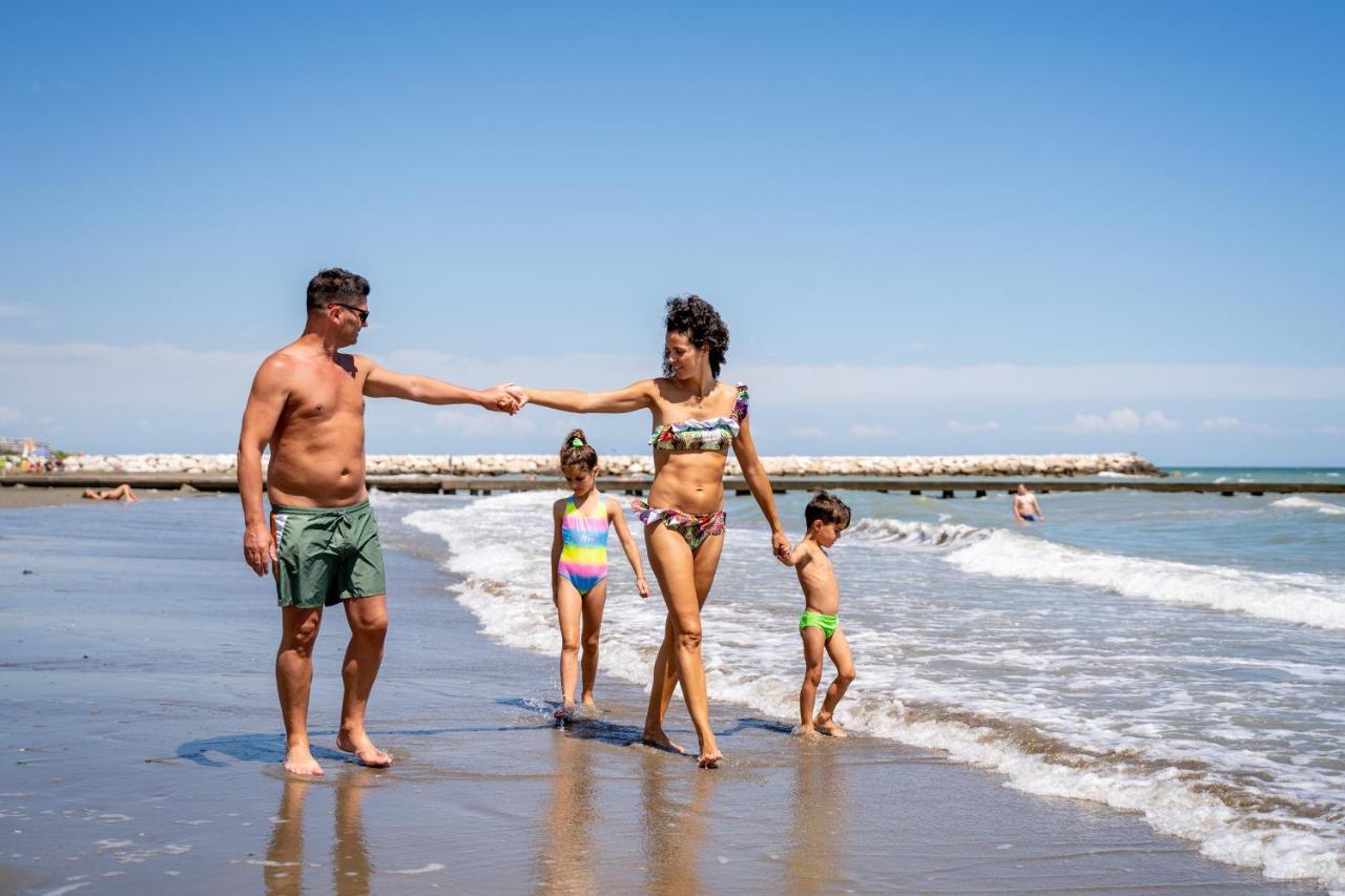 Pini Village Lido Altanea Caorle Dış mekan fotoğraf