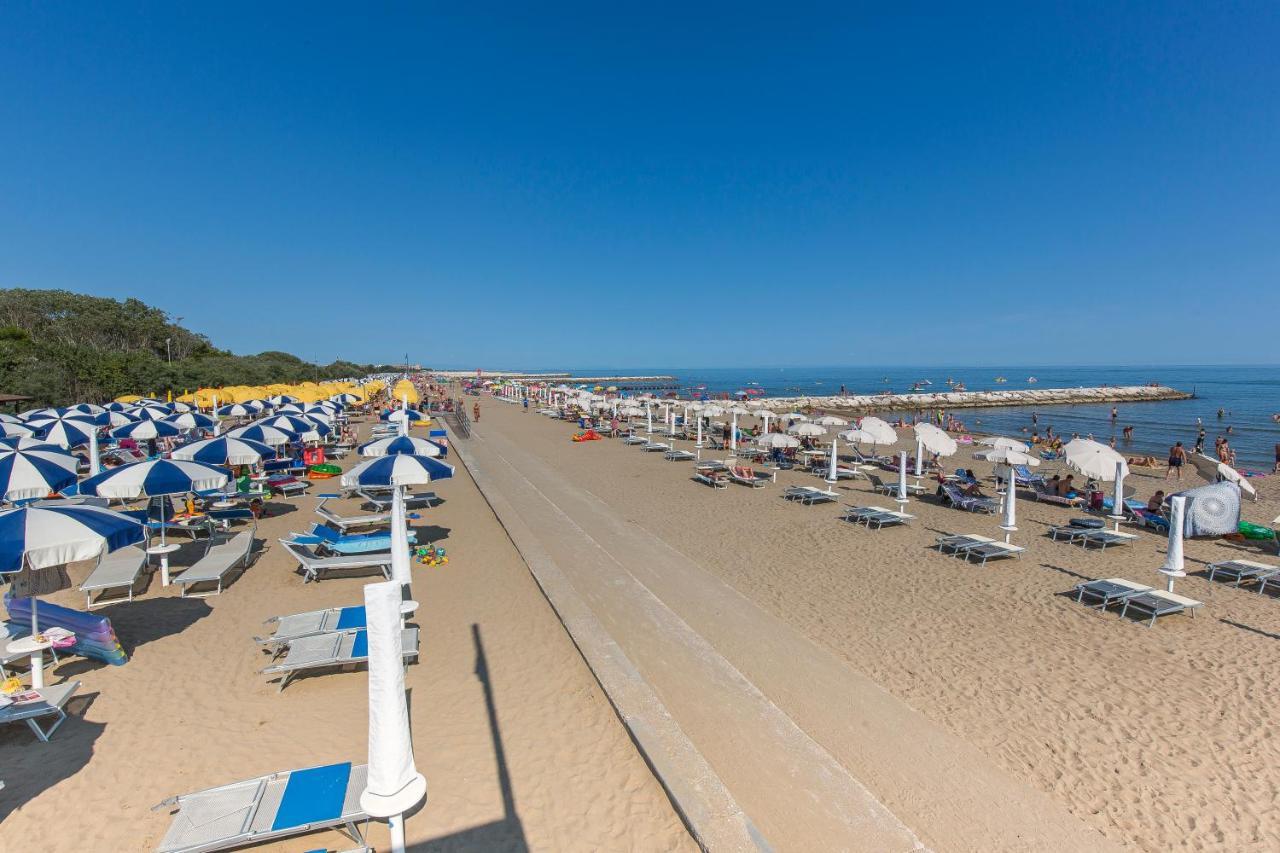 Pini Village Lido Altanea Caorle Dış mekan fotoğraf